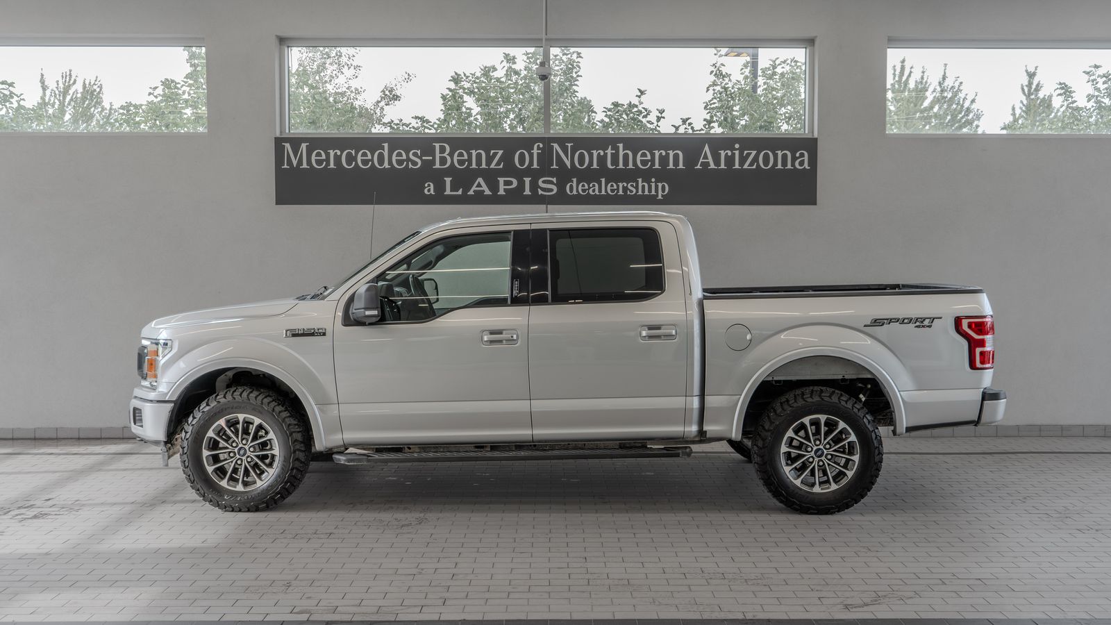 2018 Ford F-150 XLT — foto completa 2 de 33