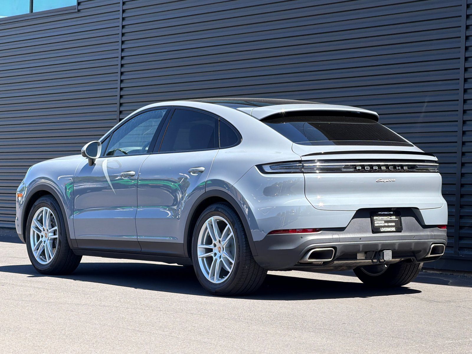 2026 Porsche Cayenne Coupe Base — full photo 3 of 28