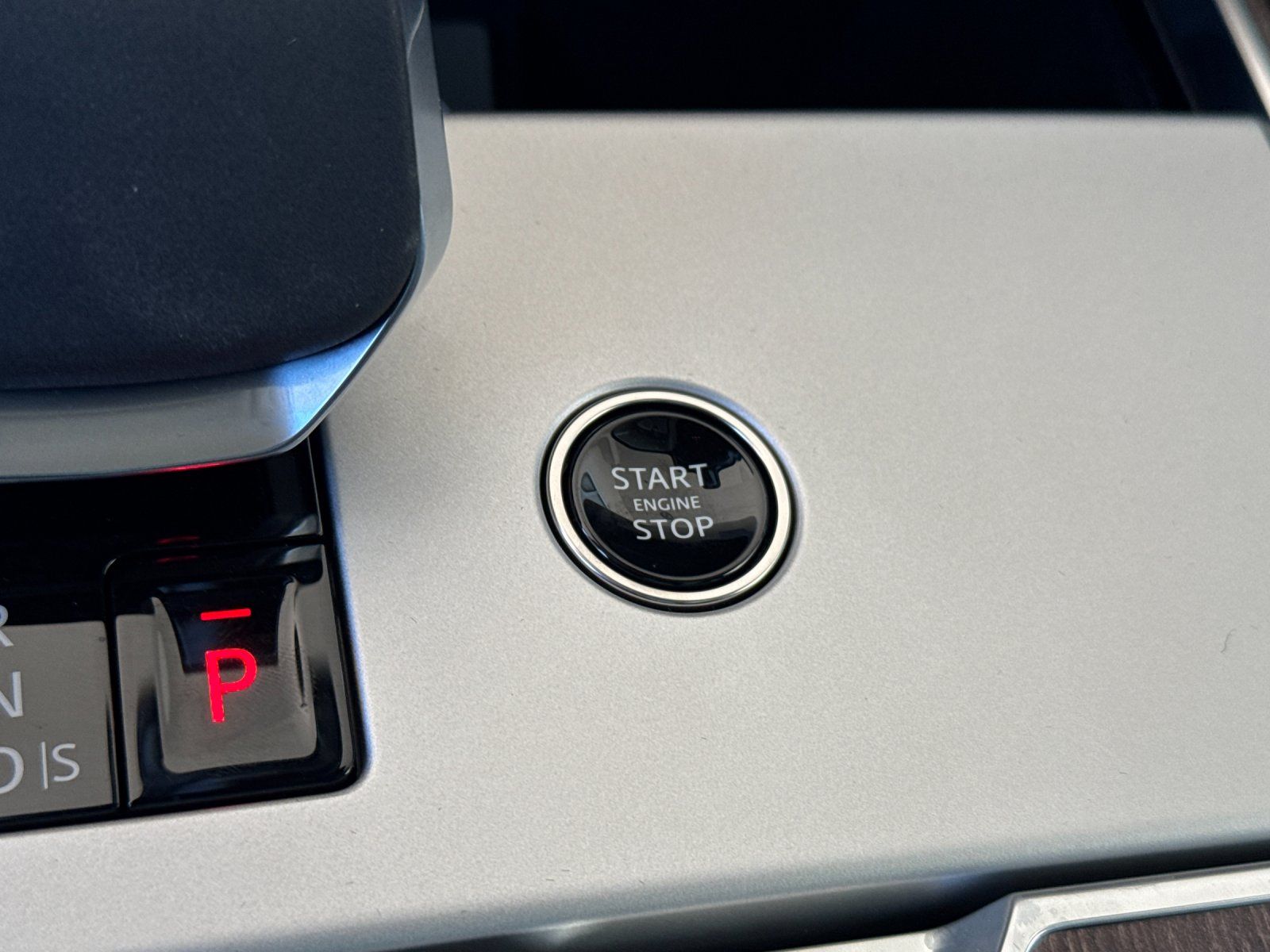 2025 Land Rover Range Rover SE — foto completa 22 de 29