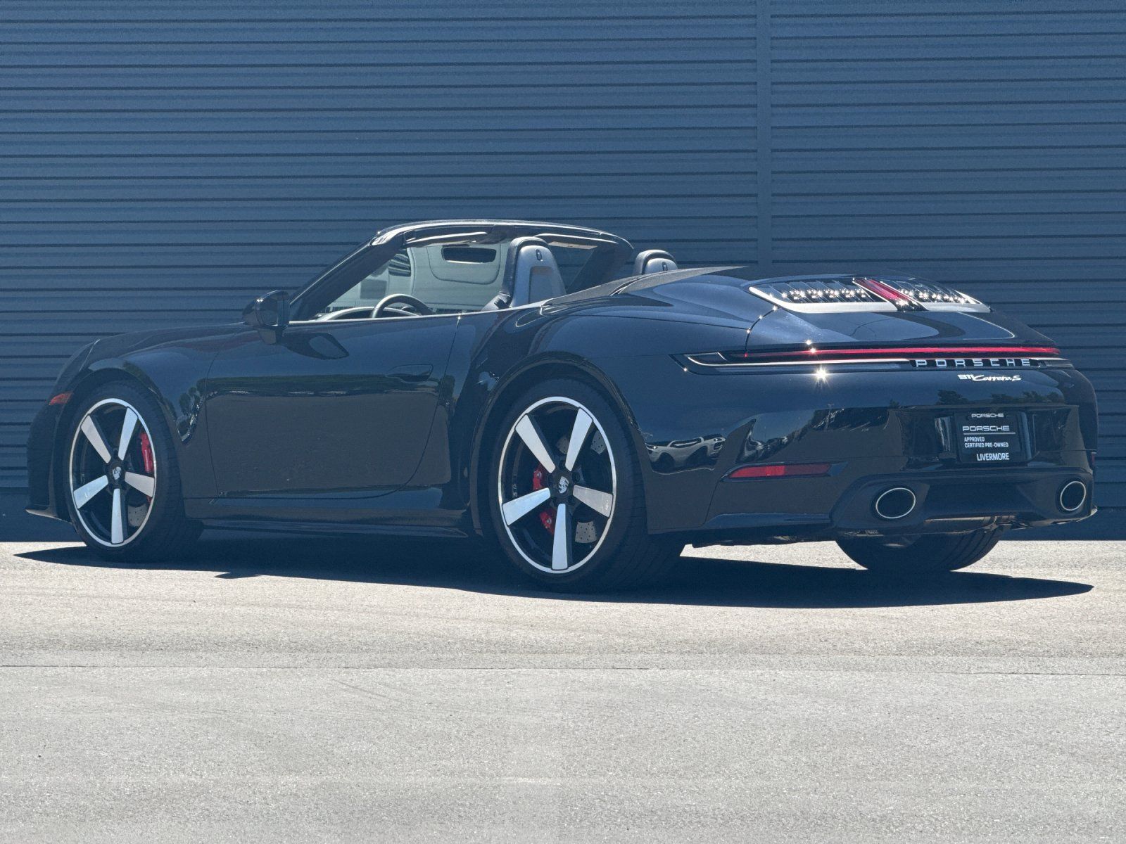 2025 Porsche 911 Carrera S — full photo 2 of 29