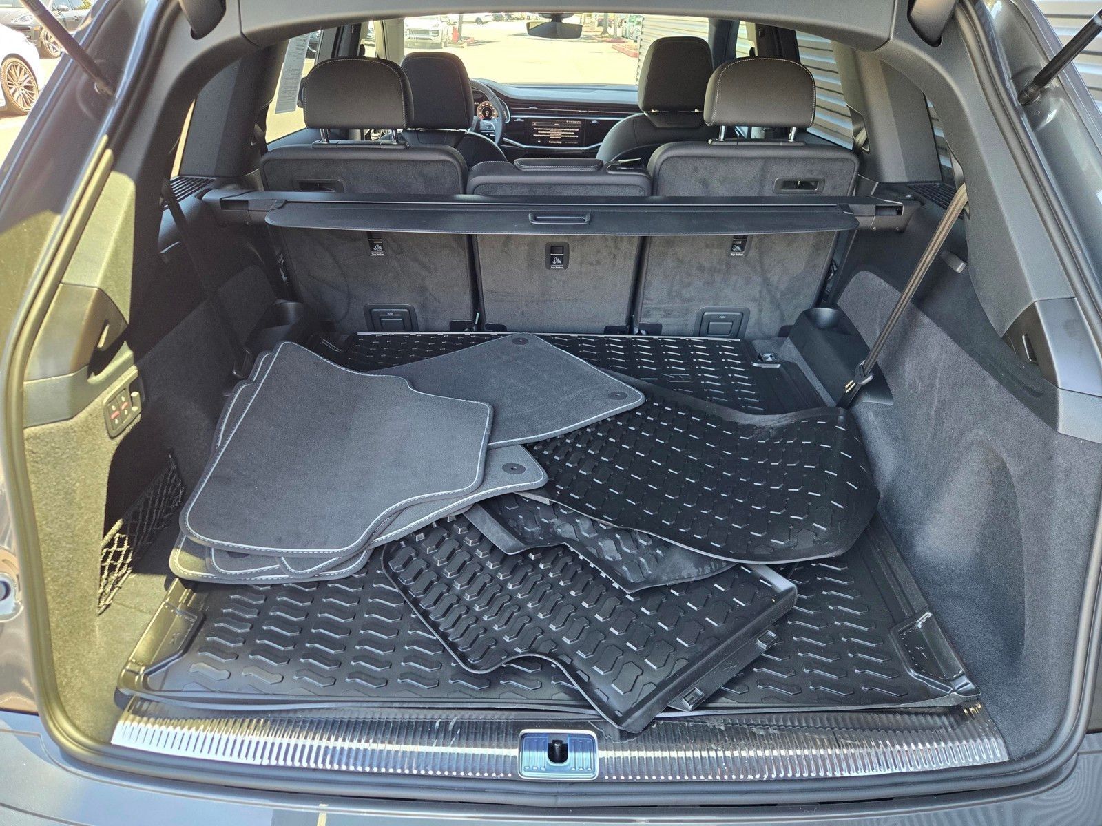 2025 Audi Q7 55 Premium Plus — foto completa 27 de 45