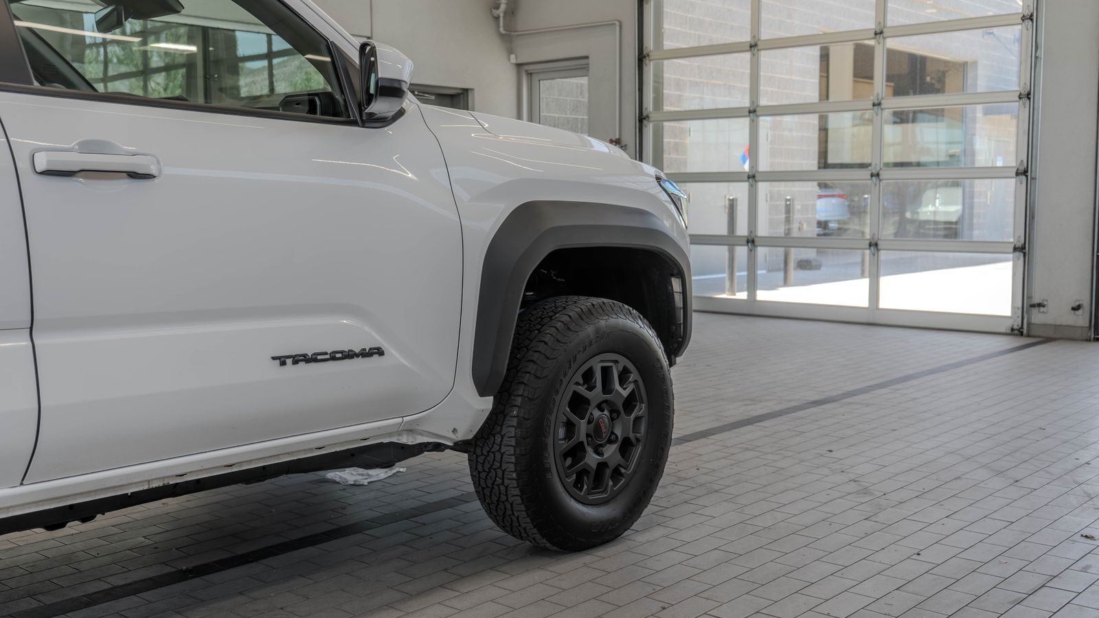 2025 Toyota Tacoma PreRunner — foto completa 26 de 29