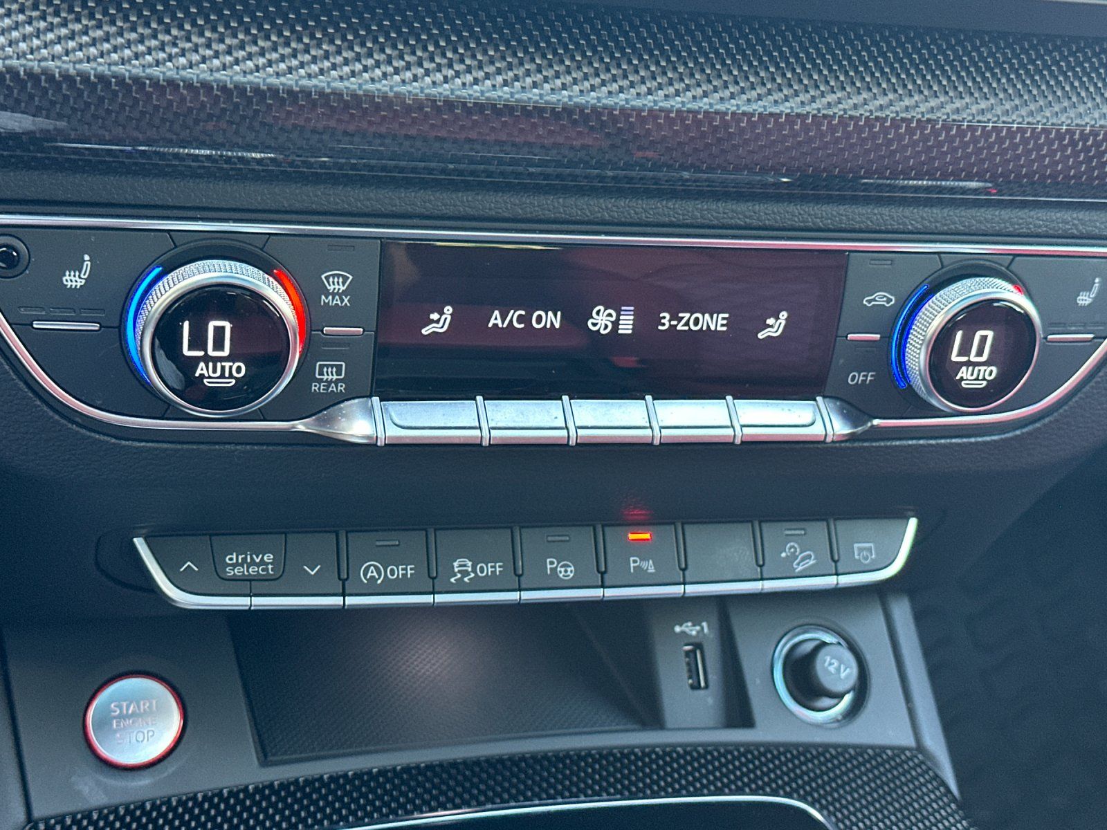 2023 Audi SQ5 Prestige — full photo 20 of 28