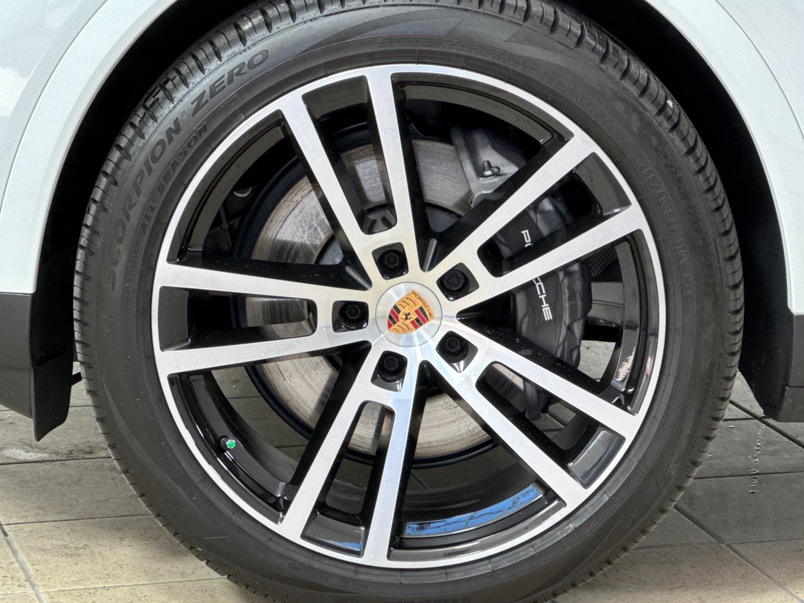 2026 Porsche Cayenne Coupe Base — foto completa 27 de 29