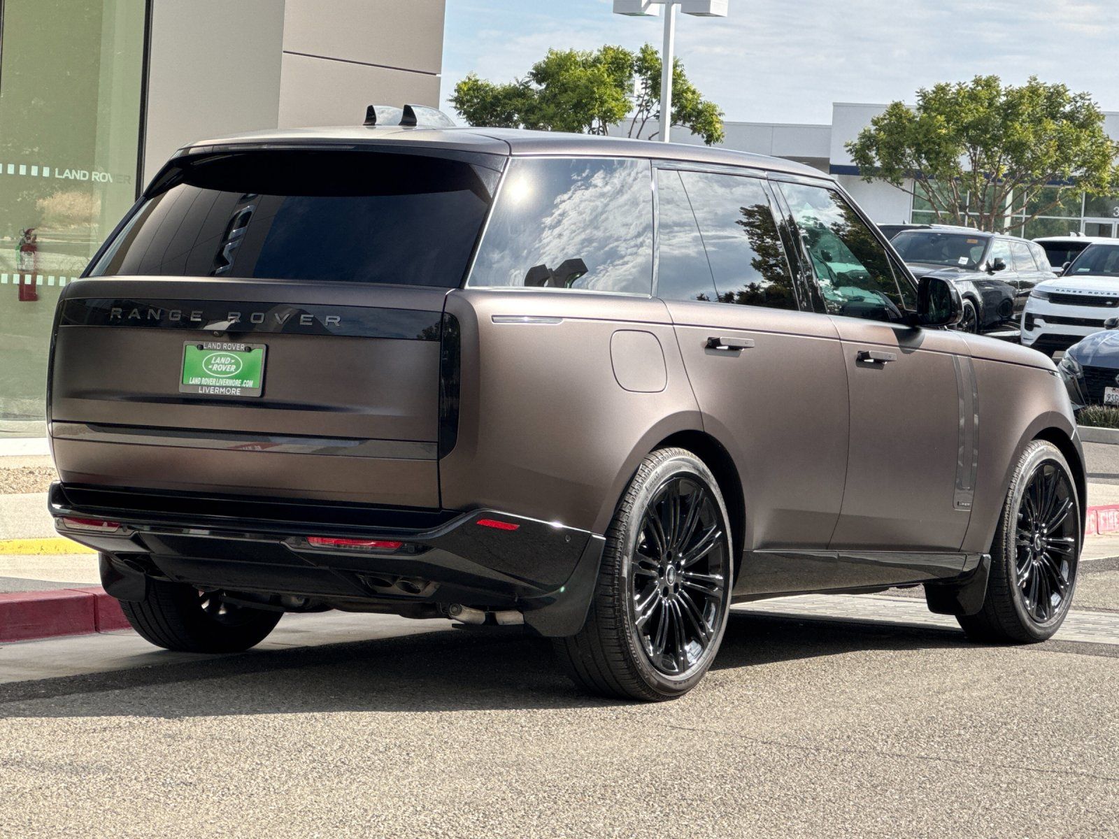 2025 Land Rover Range Rover Autobiography — full photo 6 of 30