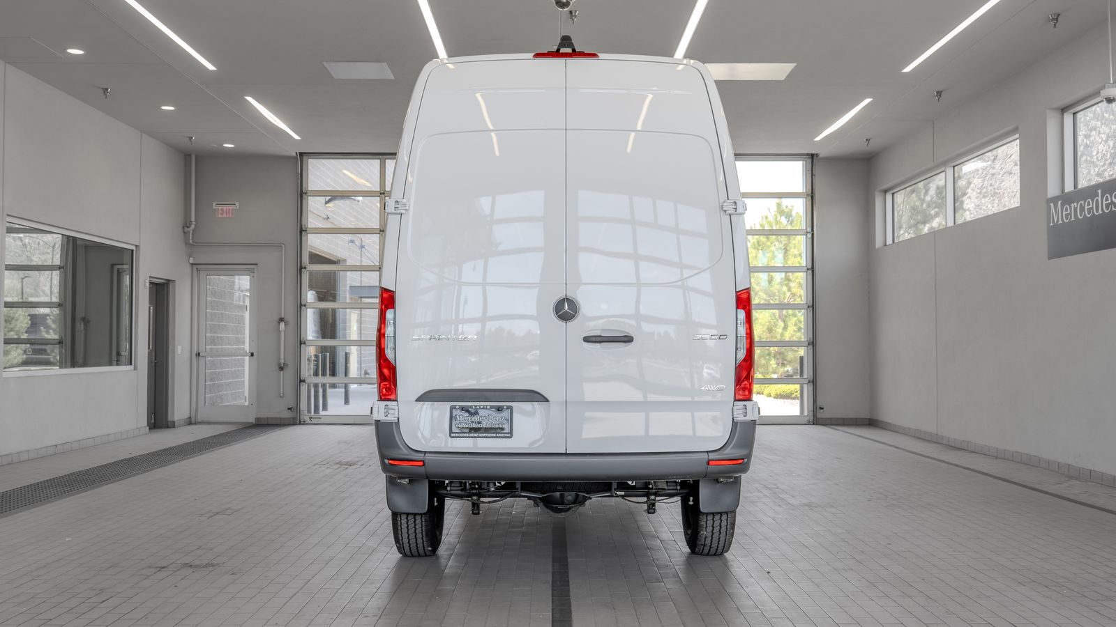 2025 Mercedes-Benz Sprinter 2500 Cargo 144 WB — foto completa 14 de 35