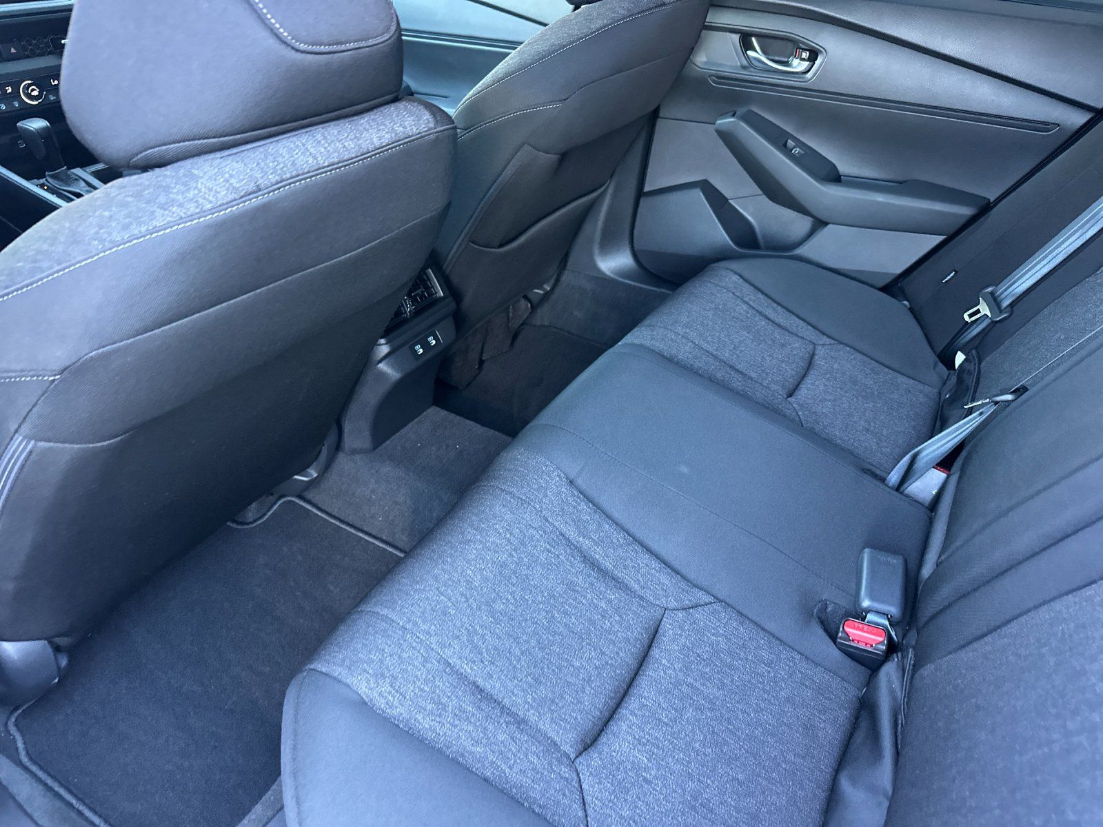 2025 Honda Accord SE — full photo 12 of 26