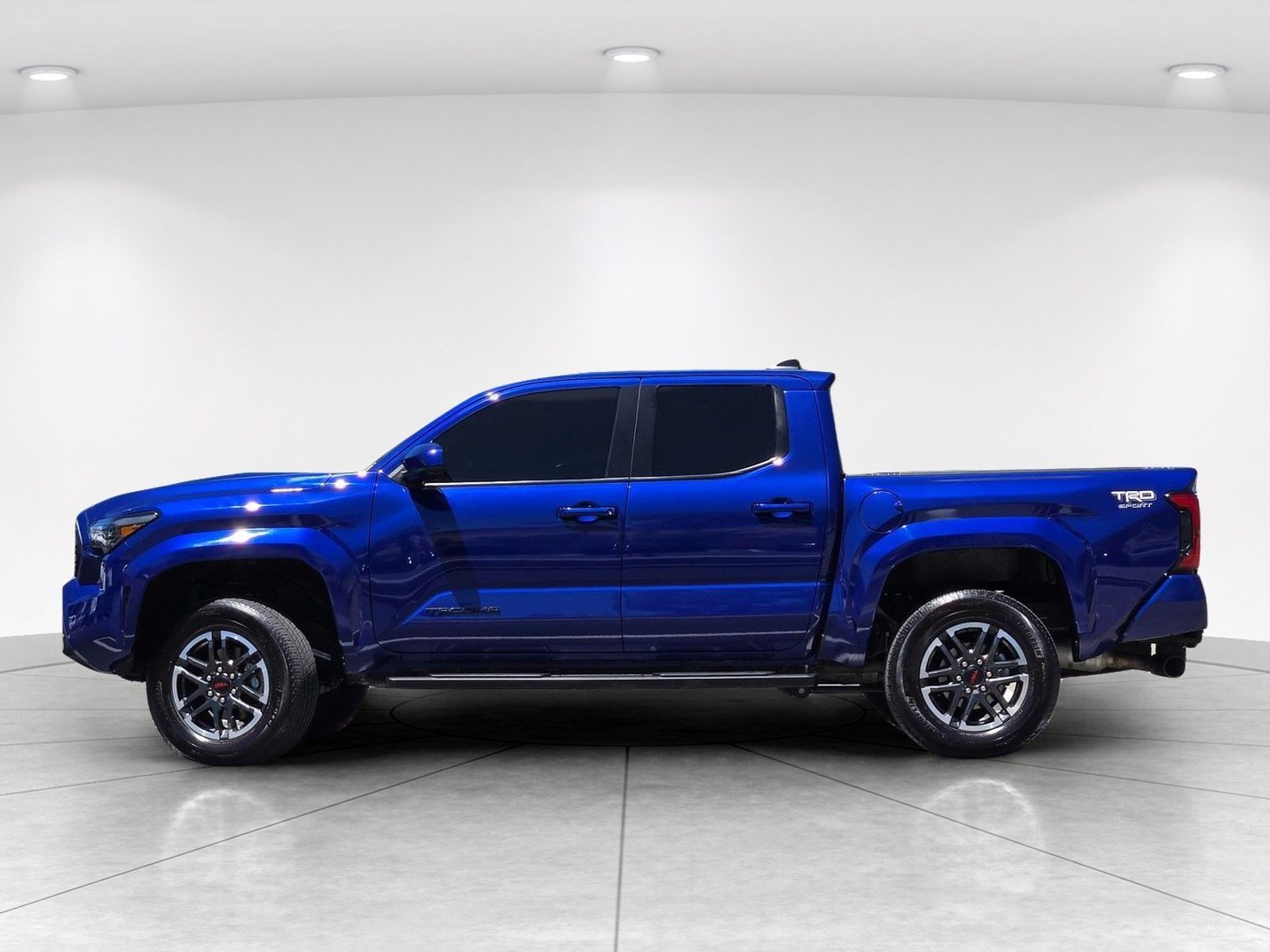 2025 Toyota Tacoma TRD Sport — full photo 4 of 28