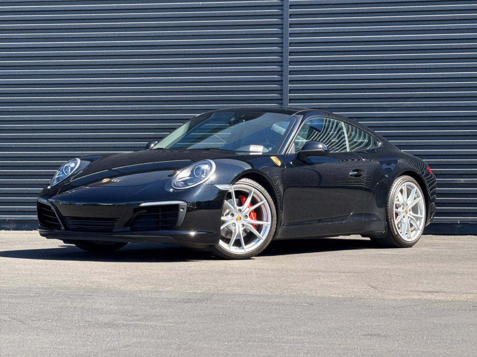 2017 Porsche 911 Carrera — full photo 1 of 28