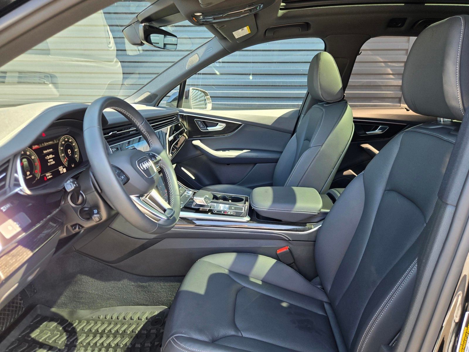 2025 Audi Q7 55 Premium Plus — foto completa 26 de 45