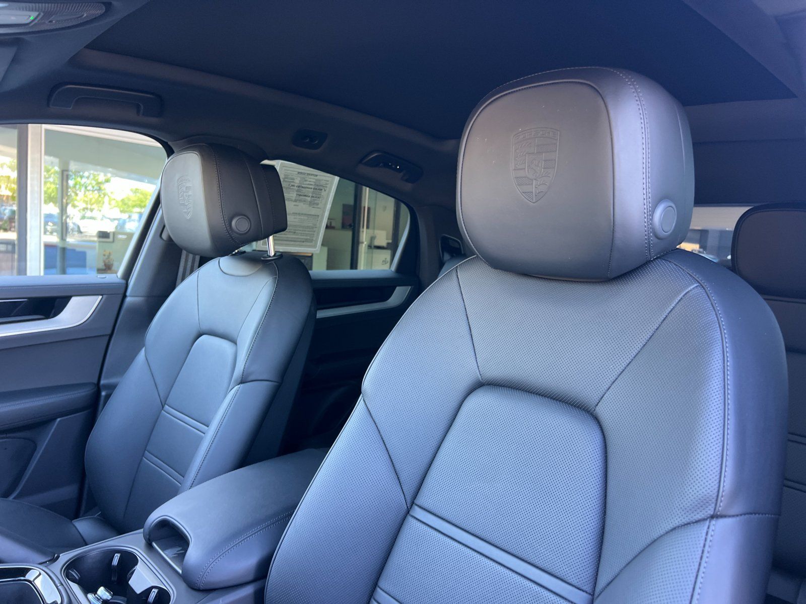 2026 Porsche Cayenne Coupe Base — full photo 5 of 29