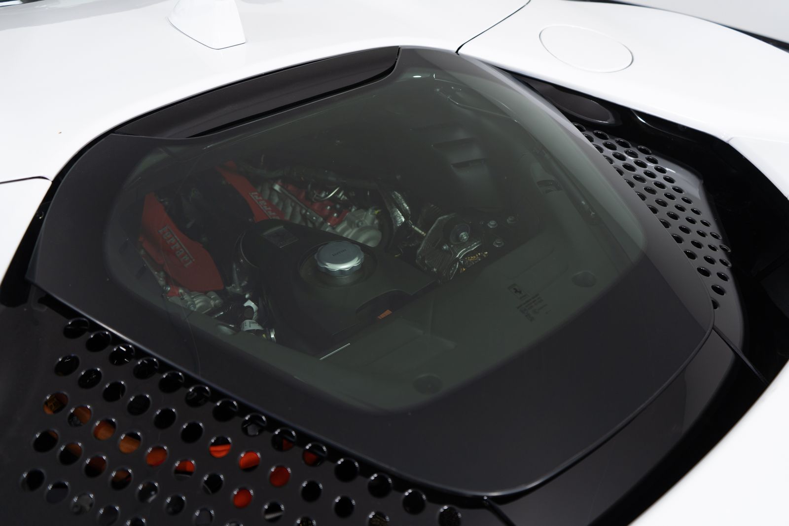 2024 Ferrari SF90 Spider — full photo 33 of 51