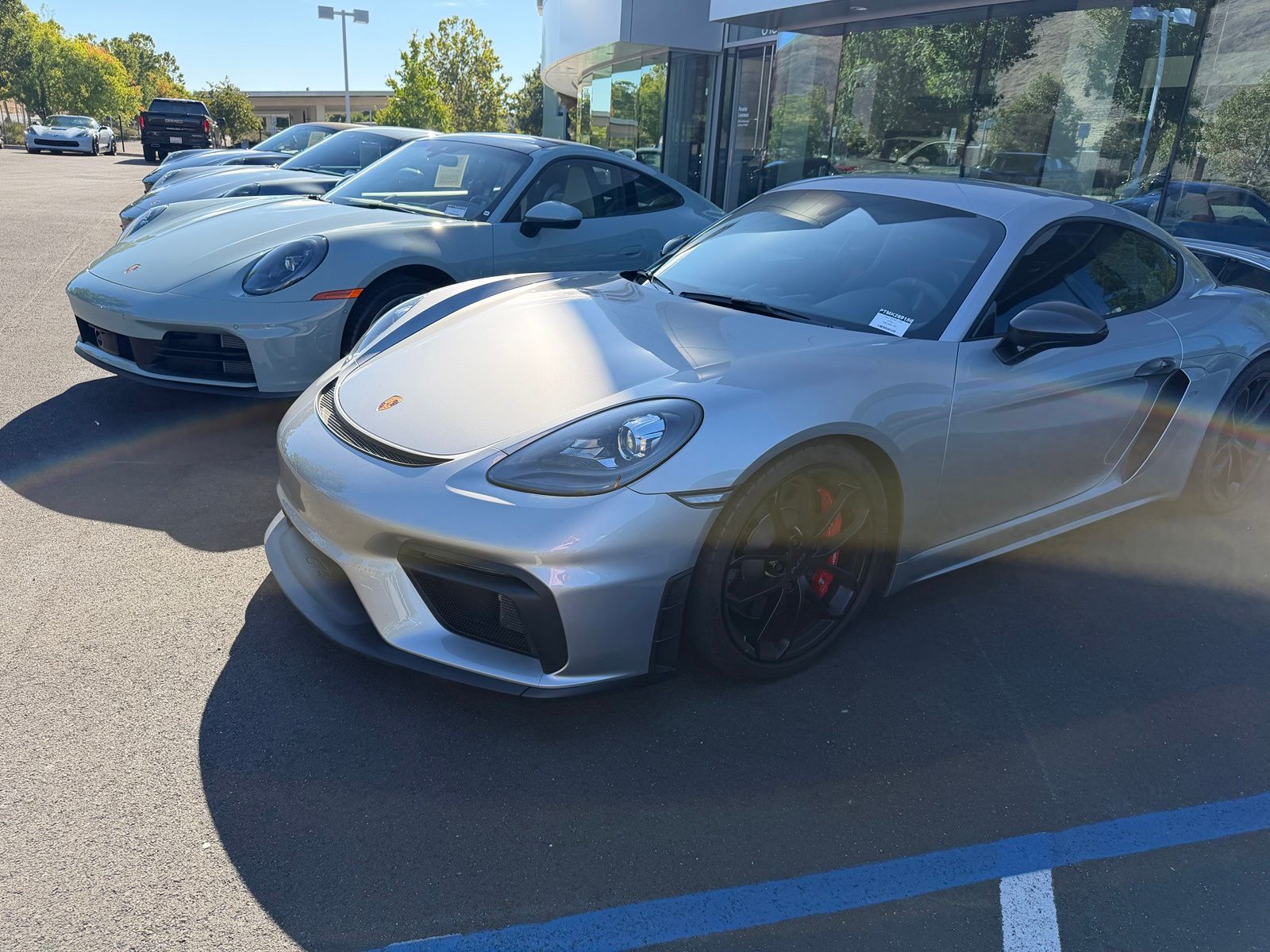 2021 Porsche 718 Cayman GT4 — foto completa 2 de 5