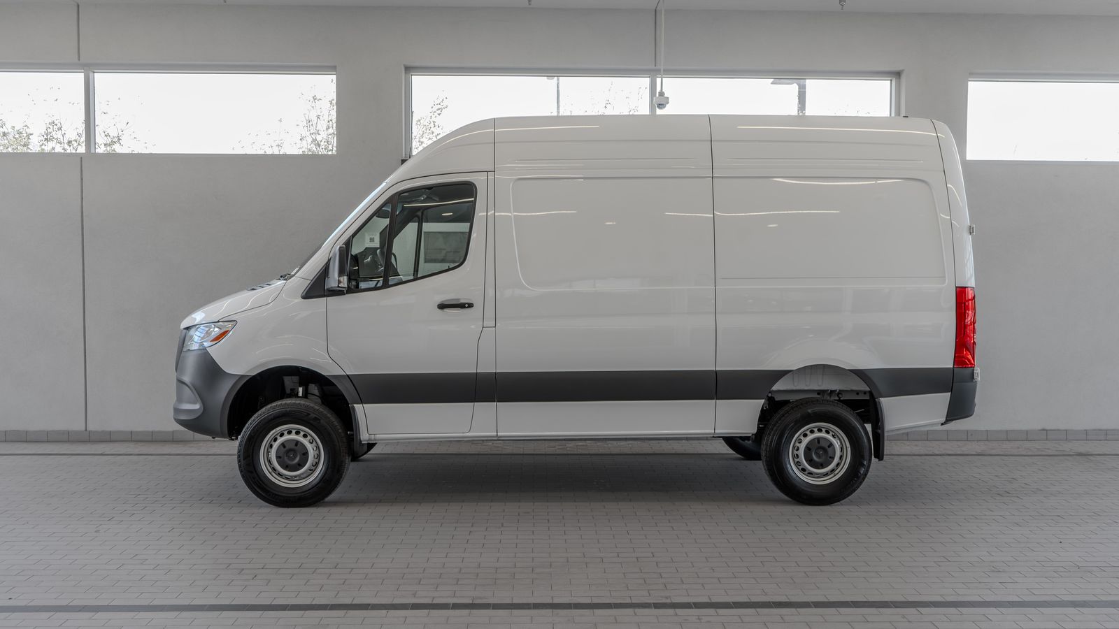 2025 Mercedes-Benz Sprinter 2500 Cargo 144 WB — foto completa 2 de 35