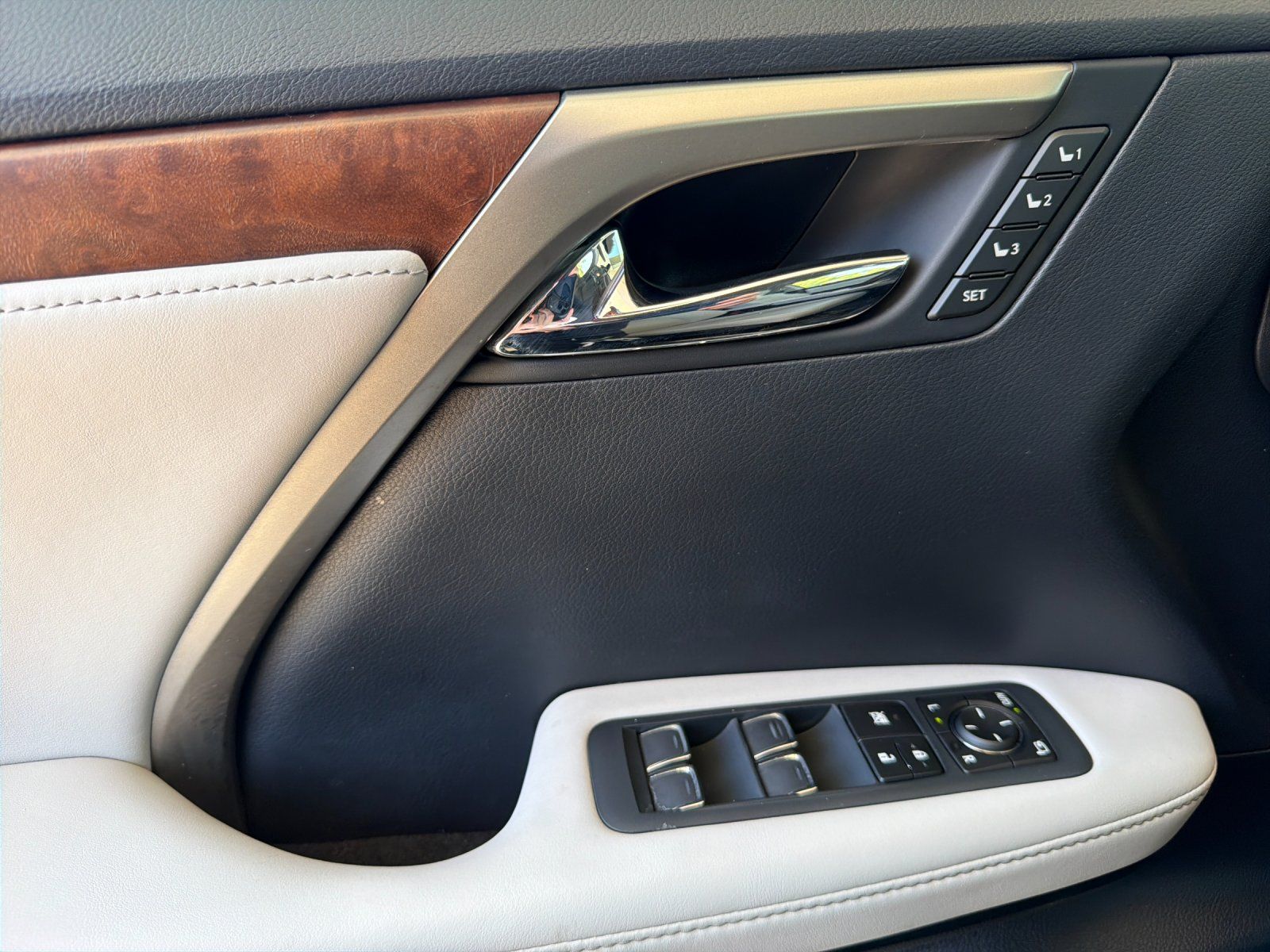 2021 Lexus RX 350L — full photo 11 of 28