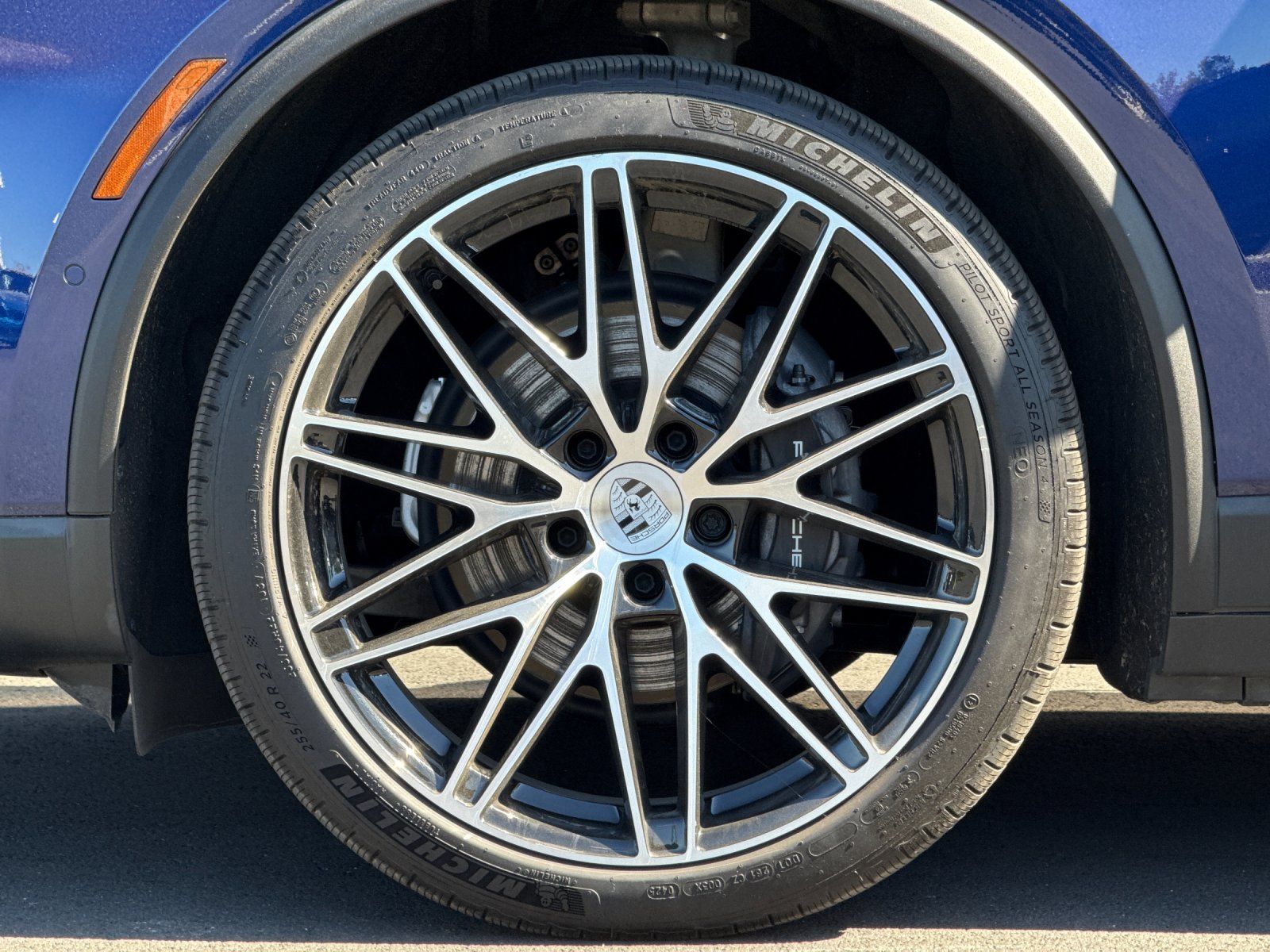 2025 Porsche Macan Electric 4 — full photo 26 of 28