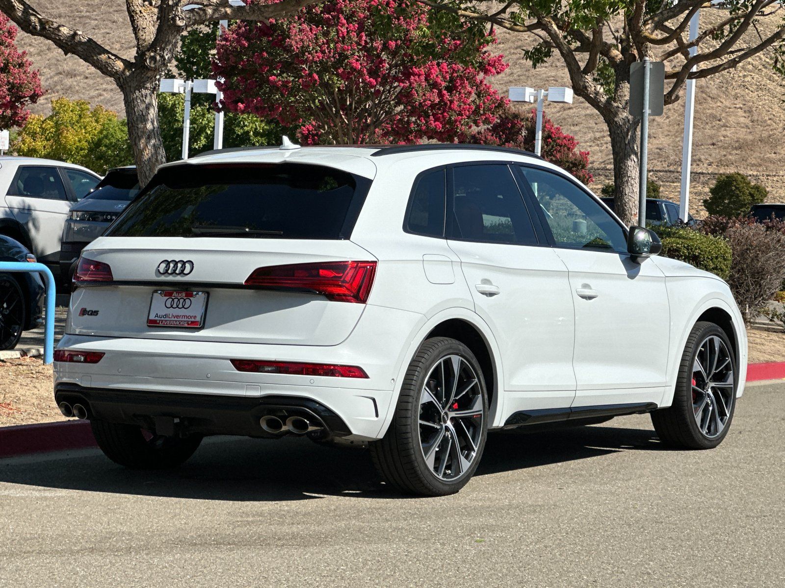 2023 Audi SQ5 Prestige — full photo 6 of 28