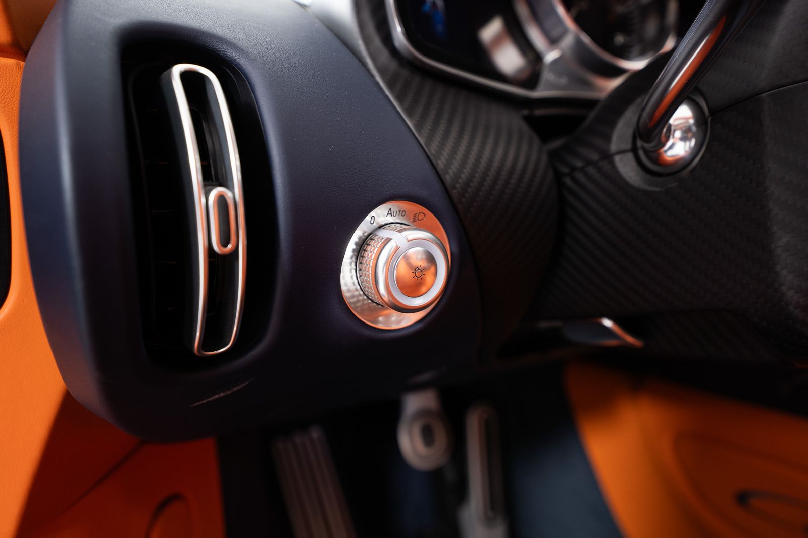 2018 Bugatti Chiron — foto completa 74 de 85