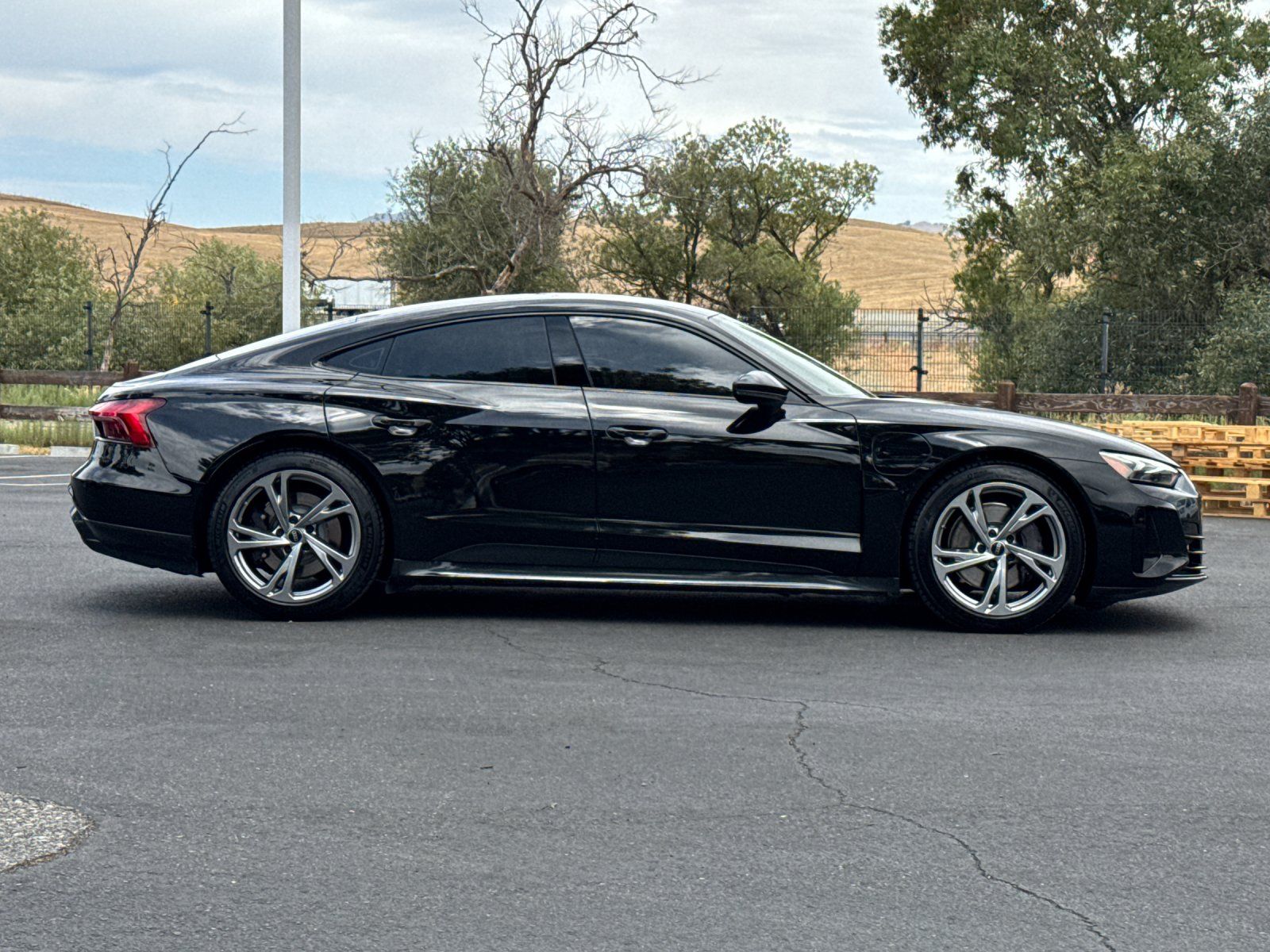 2023 Audi e-tron GT Premium Plus — full photo 6 of 27