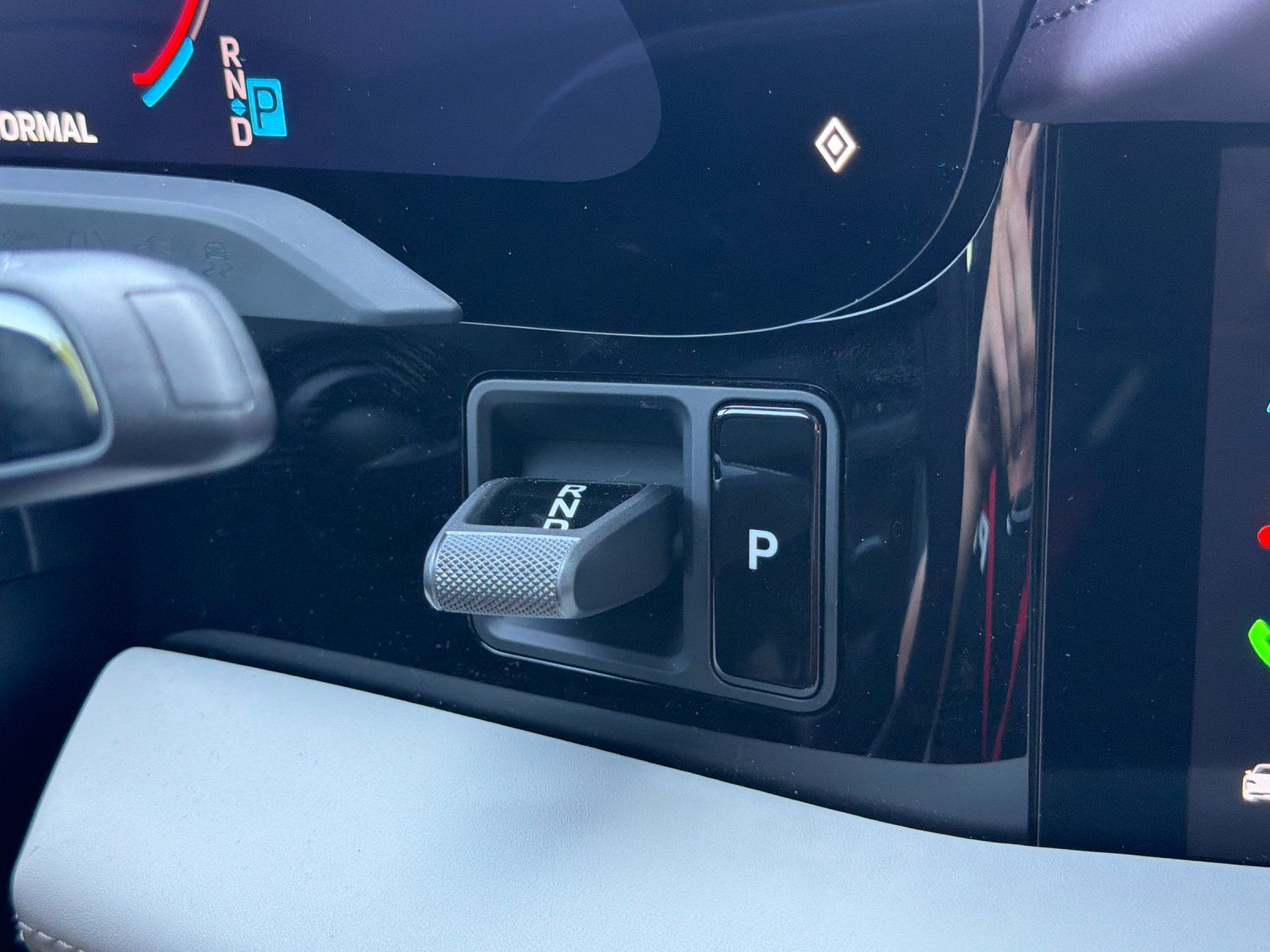 2026 Porsche Taycan Base — foto completa 21 de 28