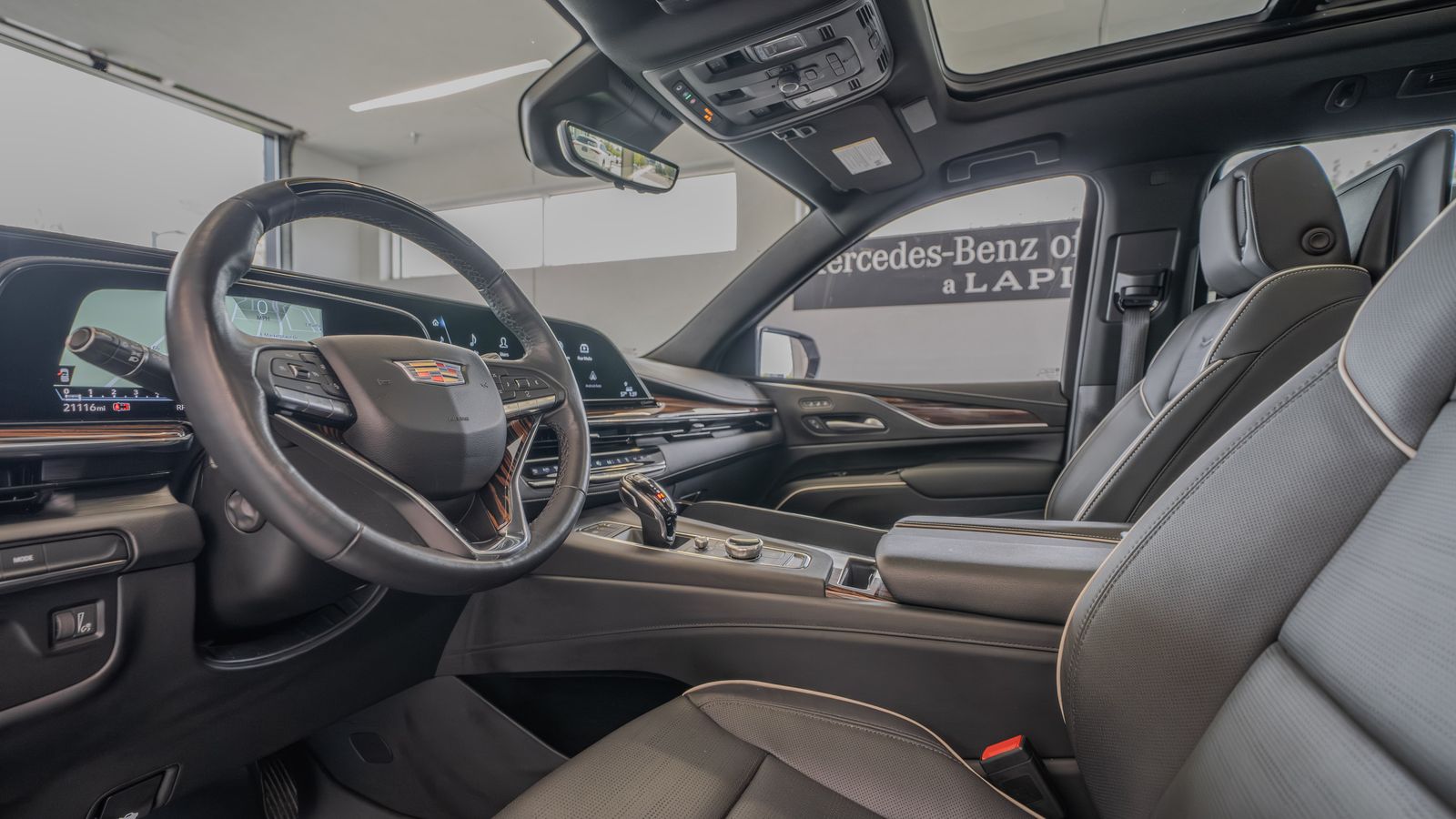 2023 Cadillac Escalade Premium Luxury — full photo 6 of 35