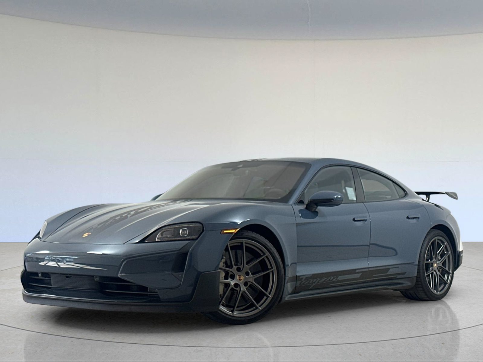 2025 Porsche Taycan Turbo GT — photo 1 of 26