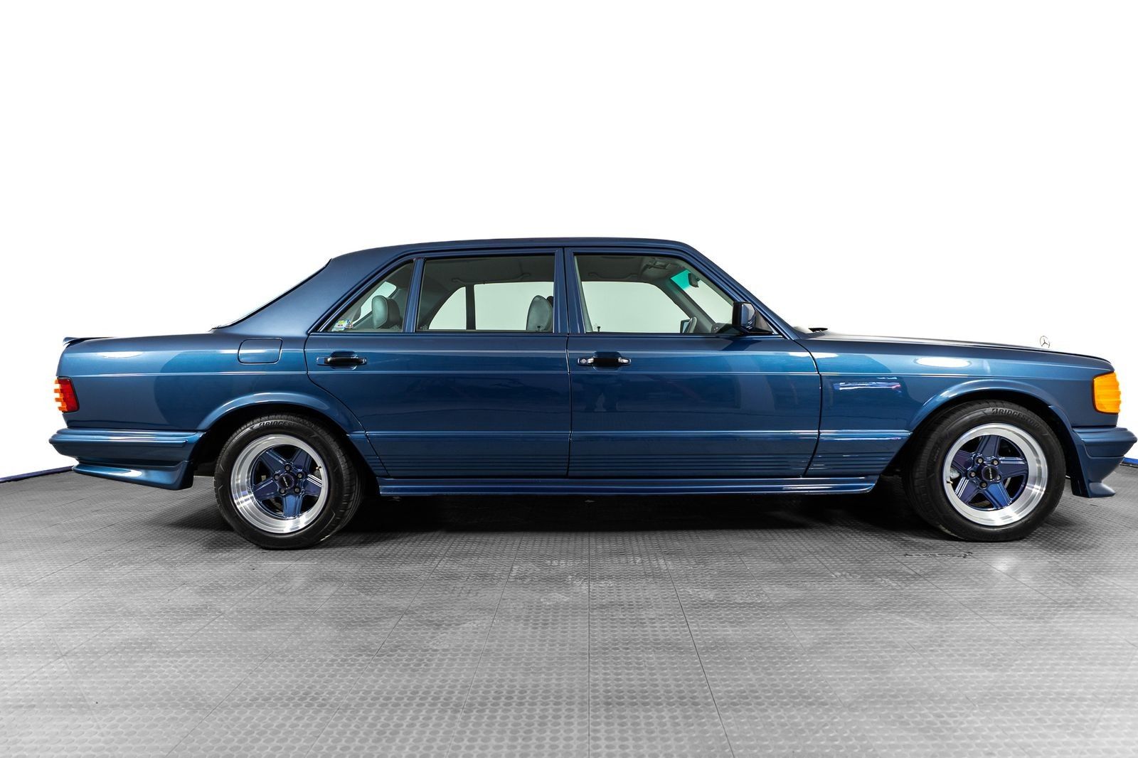 1984 Mercedes-Benz 500-Class 500 SEL — foto completa 7 de 58