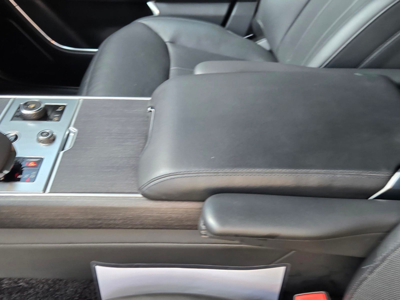 2023 Land Rover Range Rover SE — full photo 23 of 45