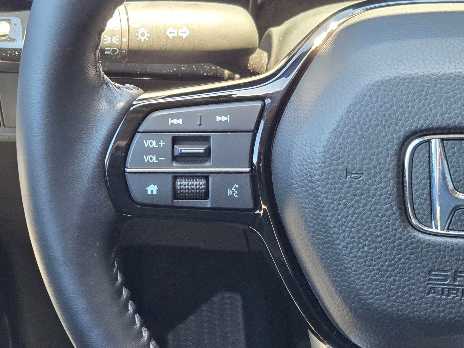 2025 Honda CR-V EX-L — full photo 16 of 28