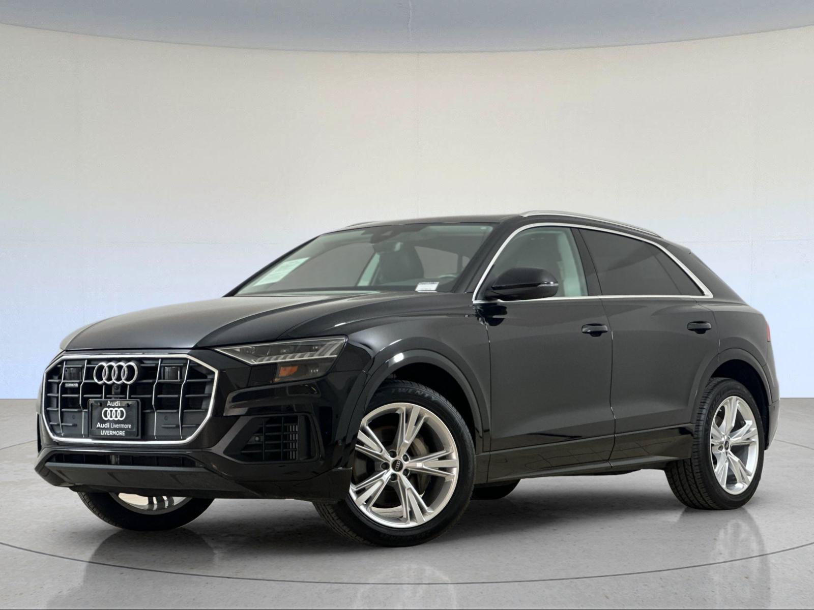 2023 Audi Q8 55 Premium — photo 1 of 26