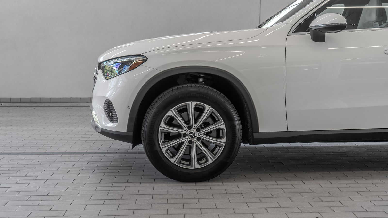 2024 Mercedes-Benz GLC GLC 300 — full photo 4 of 33