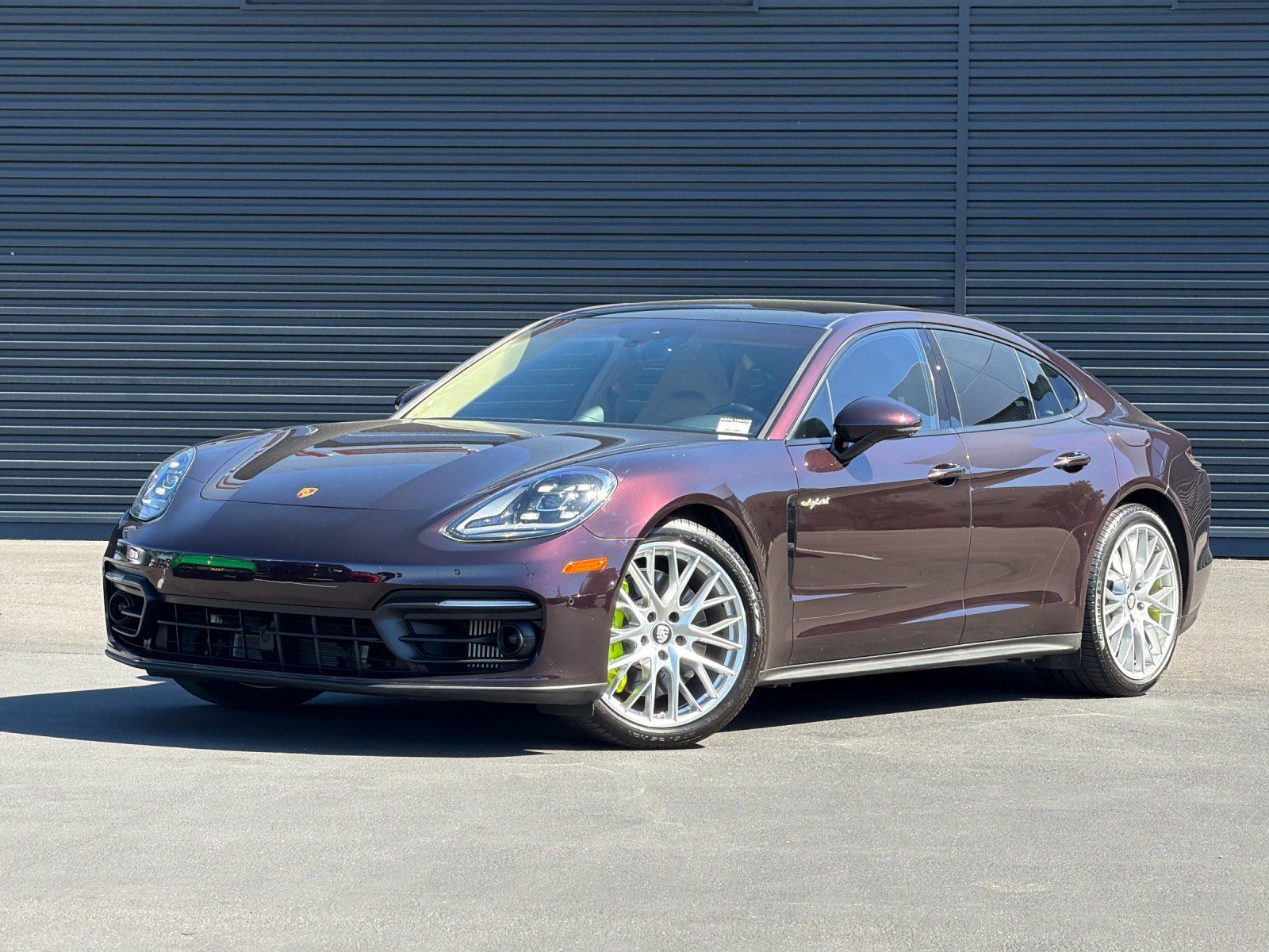 2023 Porsche Panamera E-Hybrid 4 — foto completa 2 de 28