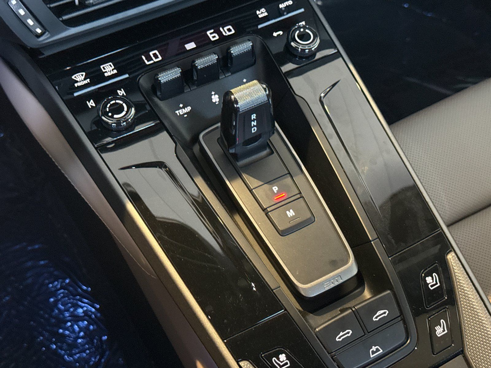 2025 Porsche 911 Carrera S — full photo 19 of 29