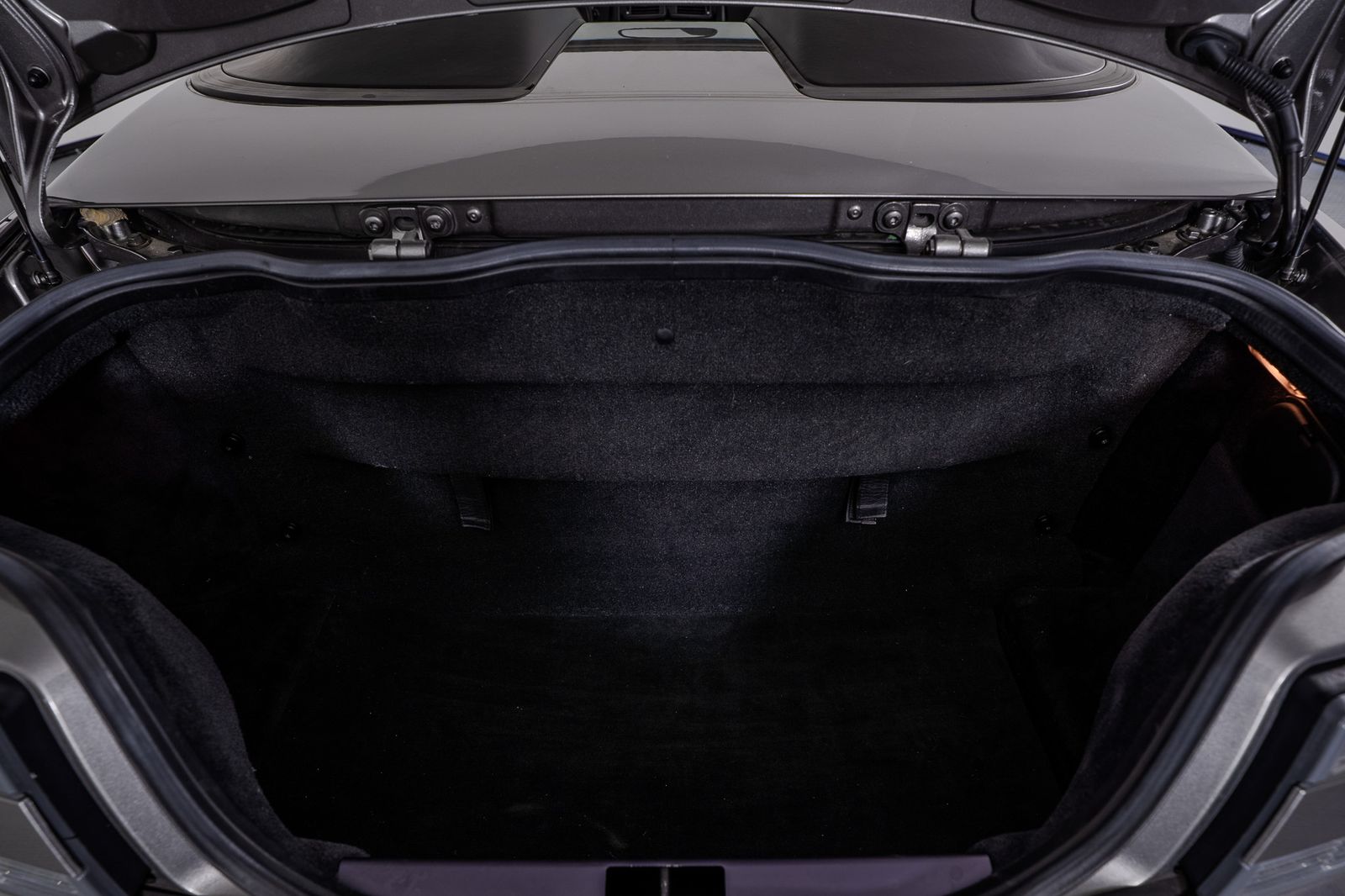 2012 Aston Martin V8 Vantage — foto completa 34 de 50