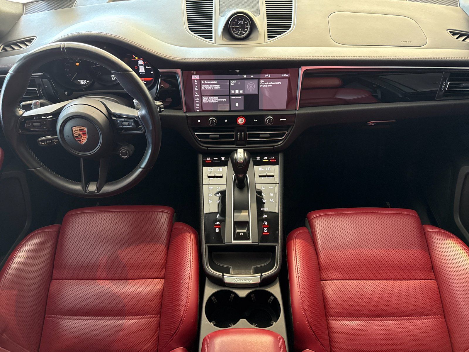 2023 Porsche Macan T — full photo 6 of 28