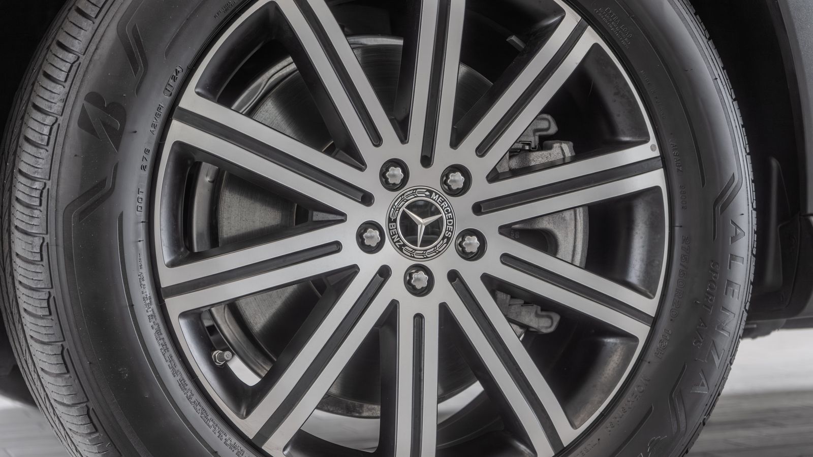 2025 Mercedes-Benz GLE GLE 450e — full photo 31 of 35