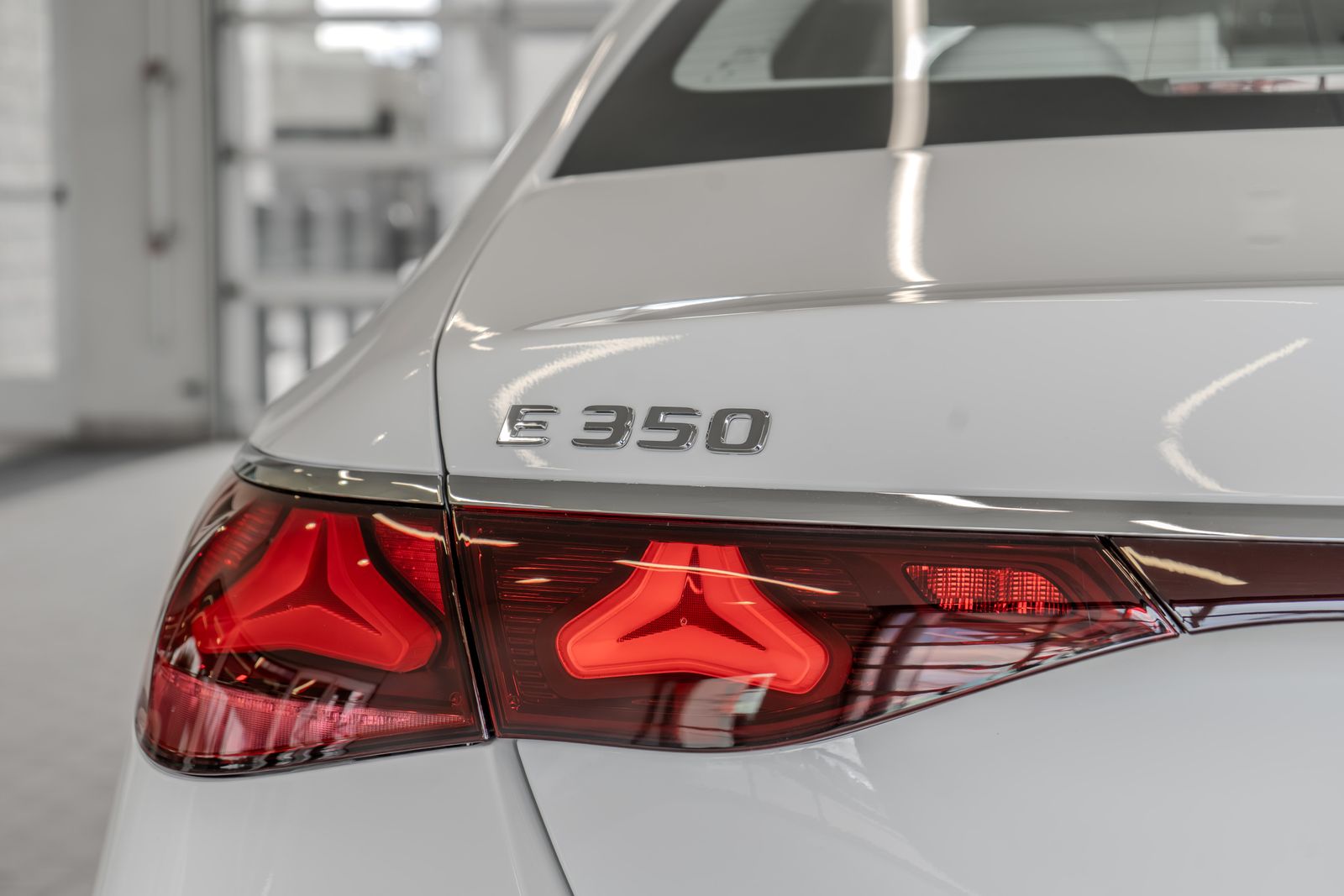 2026 Mercedes-Benz E-Class E 350 — foto completa 22 de 36