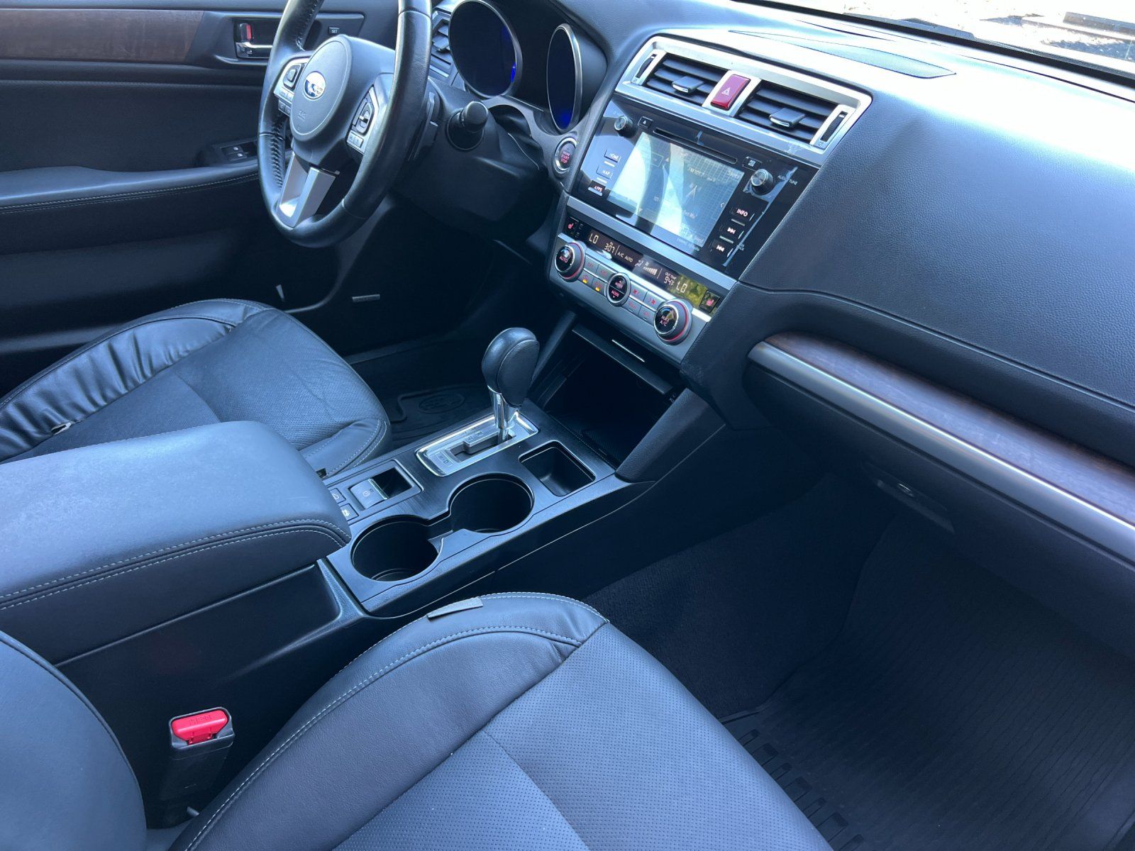2016 Subaru Outback 2.5i — full photo 15 of 28