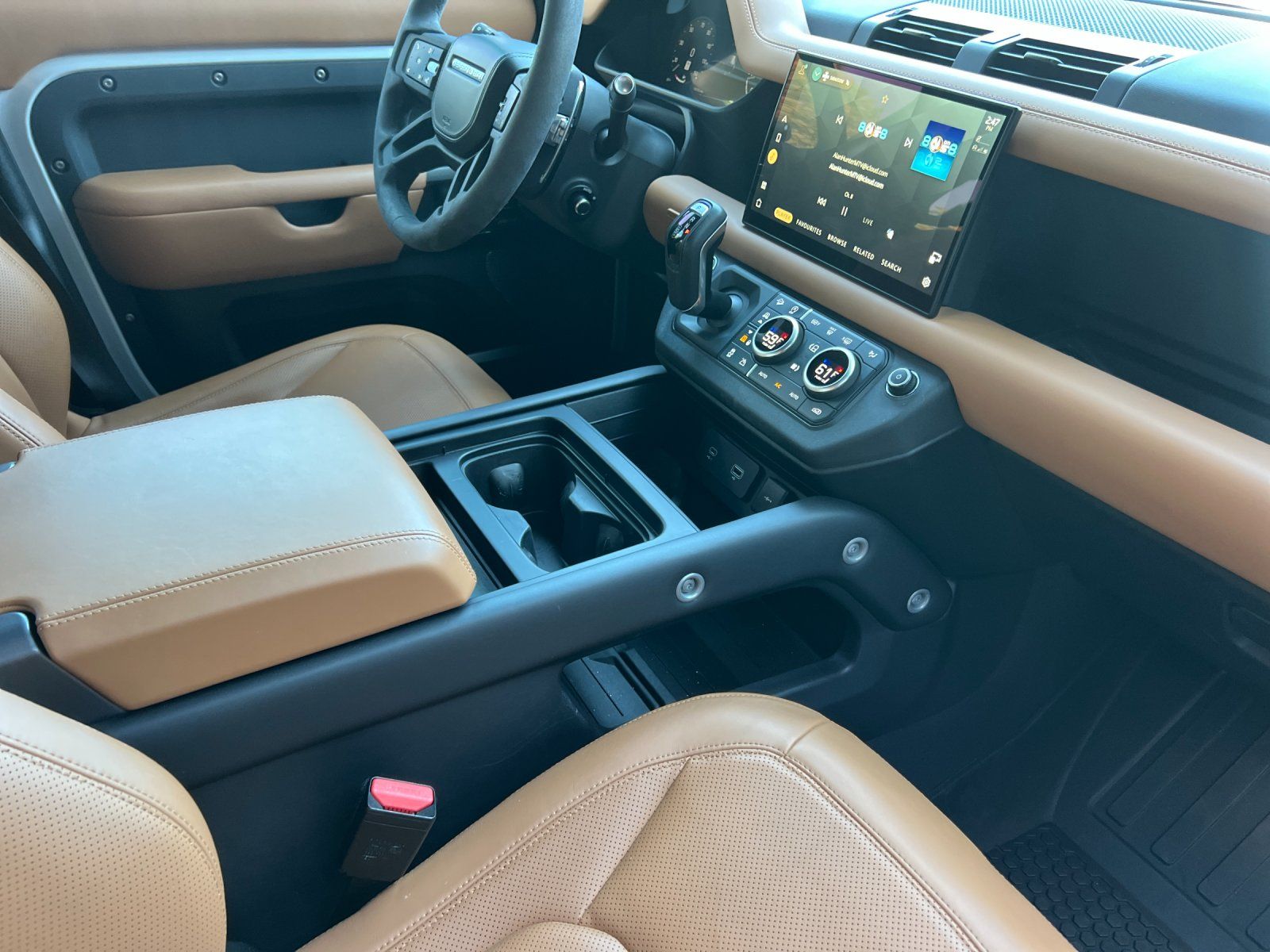 2023 Land Rover Defender 110 V8 — foto completa 15 de 27