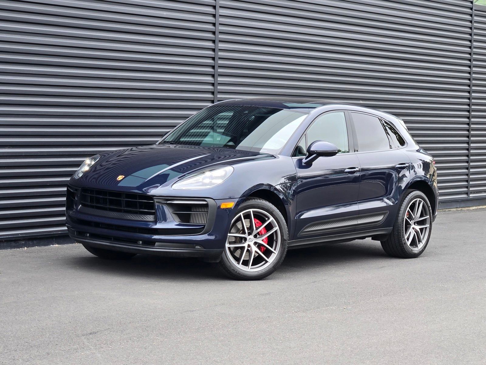 2022 Porsche Macan S — full photo 1 of 45