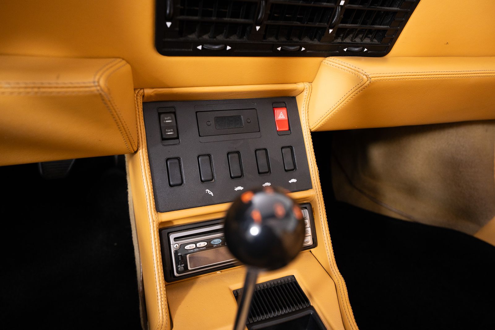 1992 Ferrari Mondial T — full photo 25 of 38