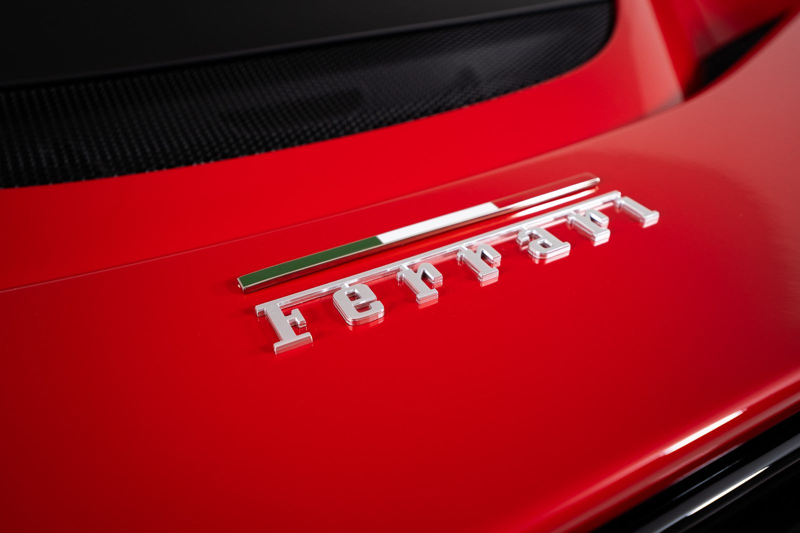 2025 Ferrari 296 GTS — foto completa 21 de 43