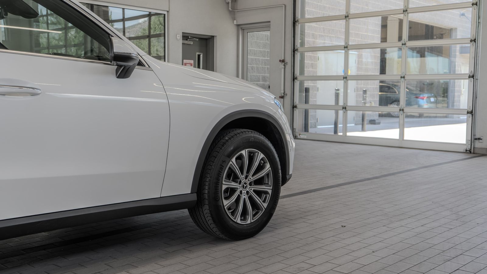 2024 Mercedes-Benz GLC GLC 300 — full photo 28 of 33