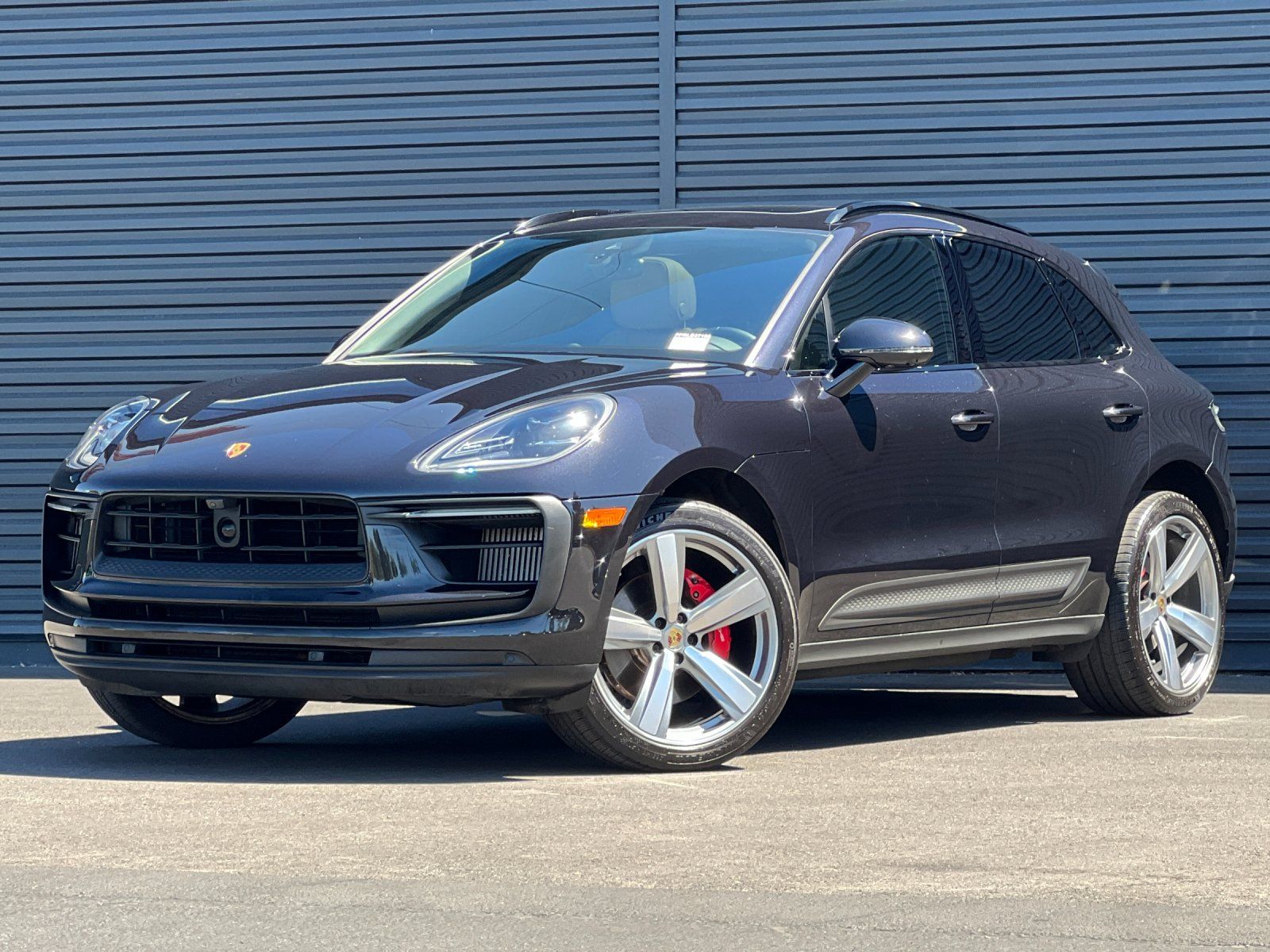 2024 Porsche Macan S — full photo 1 of 28