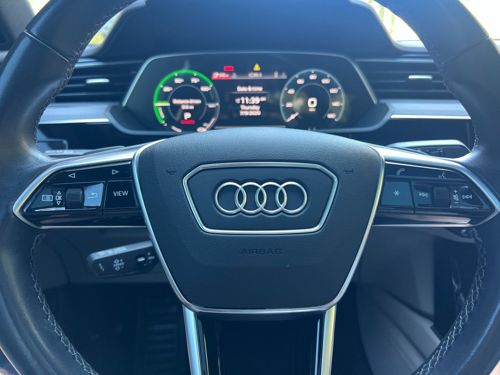 2024 Audi Q8 Sportback e-tron Prestige — foto completa 23 de 28