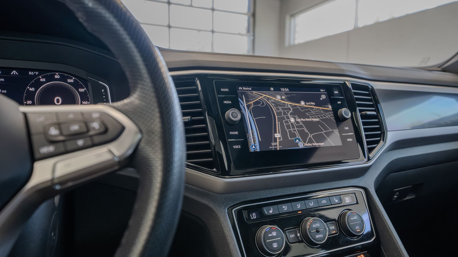 2022 Volkswagen Atlas Cross Sport 3.6L V6 SEL R-Line — full photo 32 of 34