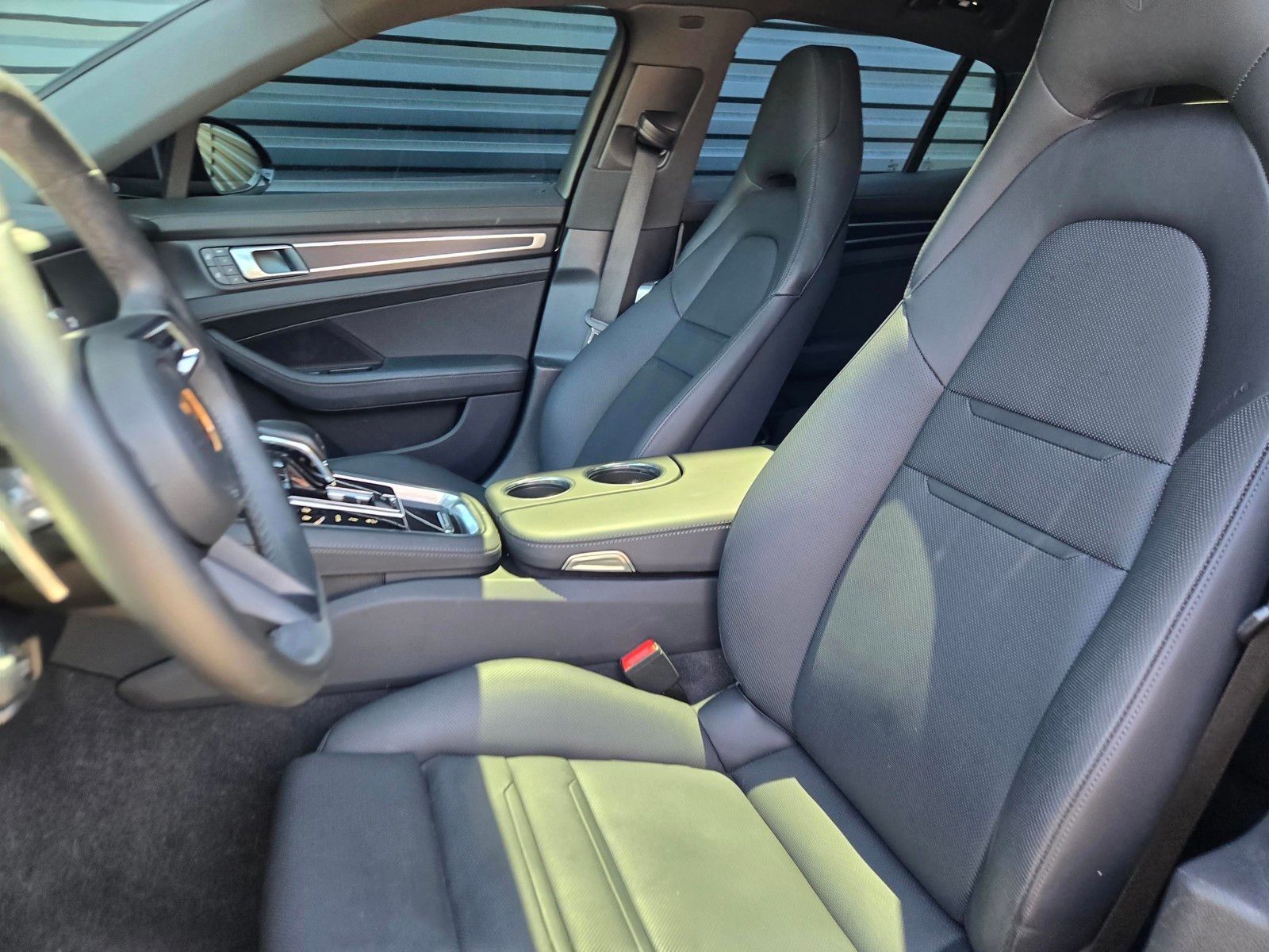 2023 Porsche Panamera 4 Platinum Edition — foto completa 5 de 27