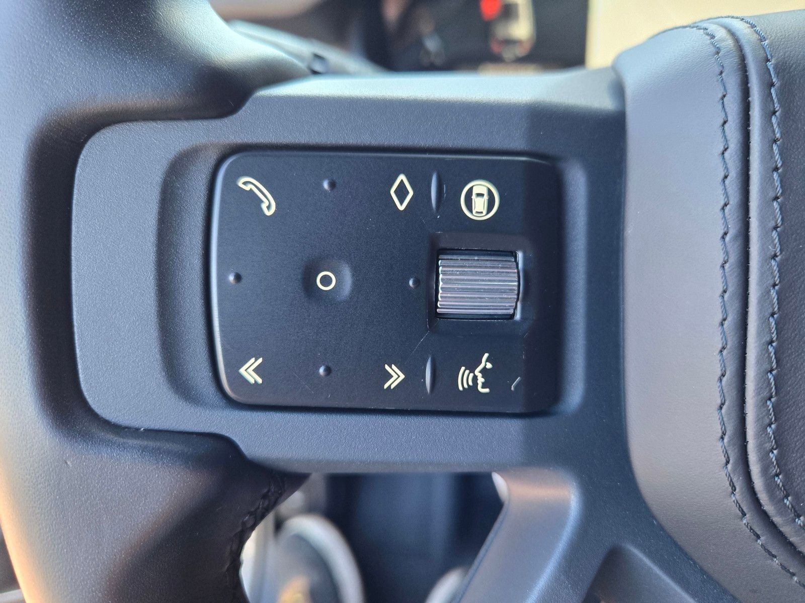 2024 Land Rover Defender 130 X — foto completa 15 de 45