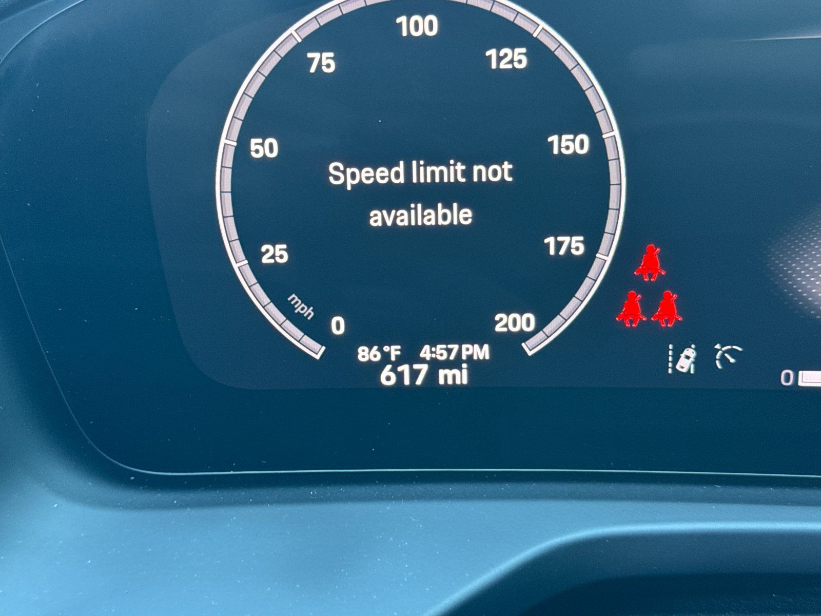 2025 Porsche Panamera 4 — full photo 26 of 29