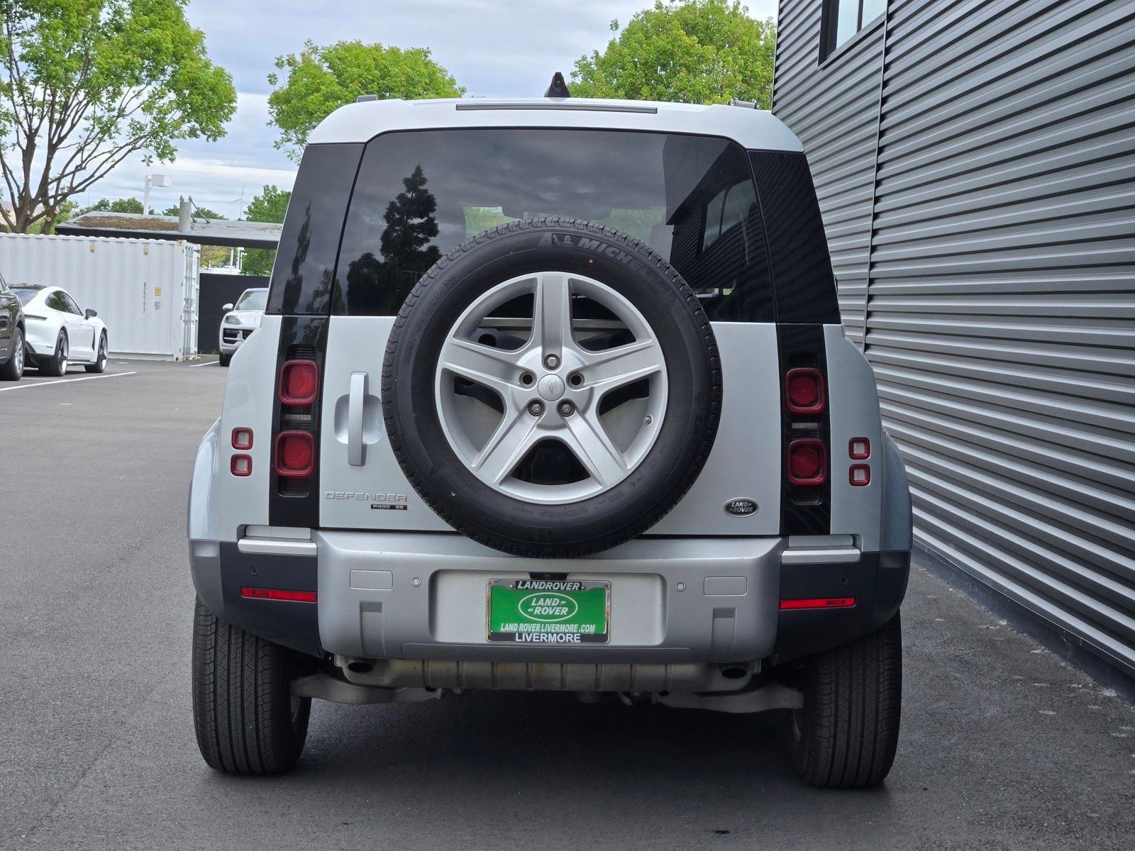 2020 Land Rover Defender 110 SE — full photo 5 of 45